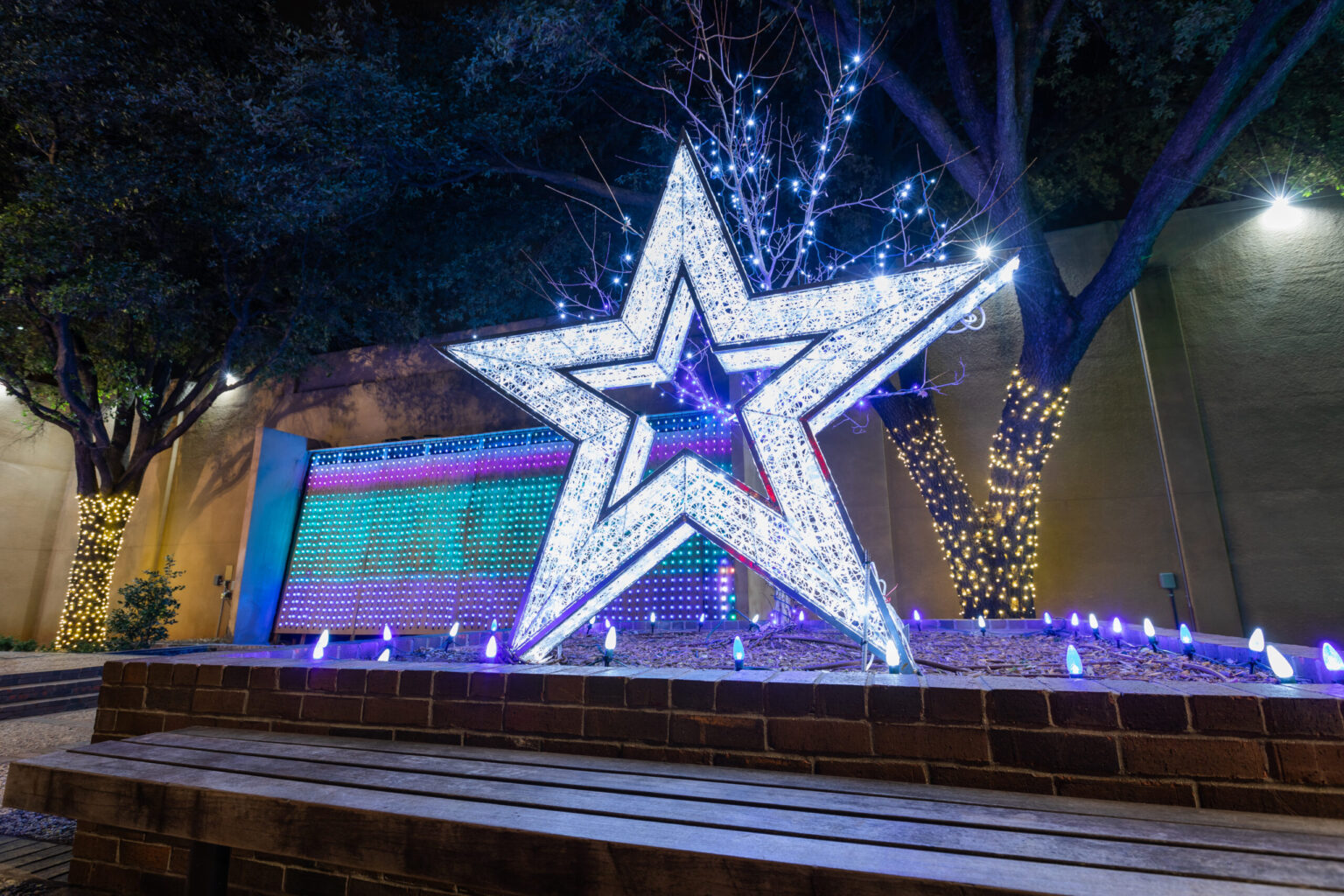 municipal christmas decorating company
